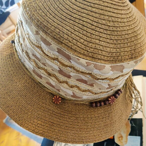 Brimmed Barrel Hat made of Polyester Textile & Paper. Surprisingly Sturdy, Artsy - Picture 1 of 5